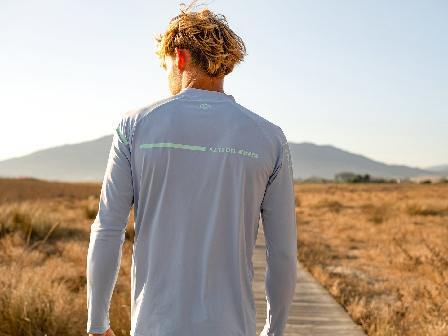 IGNITE Men's Surf Style Longsleeve Rashguard